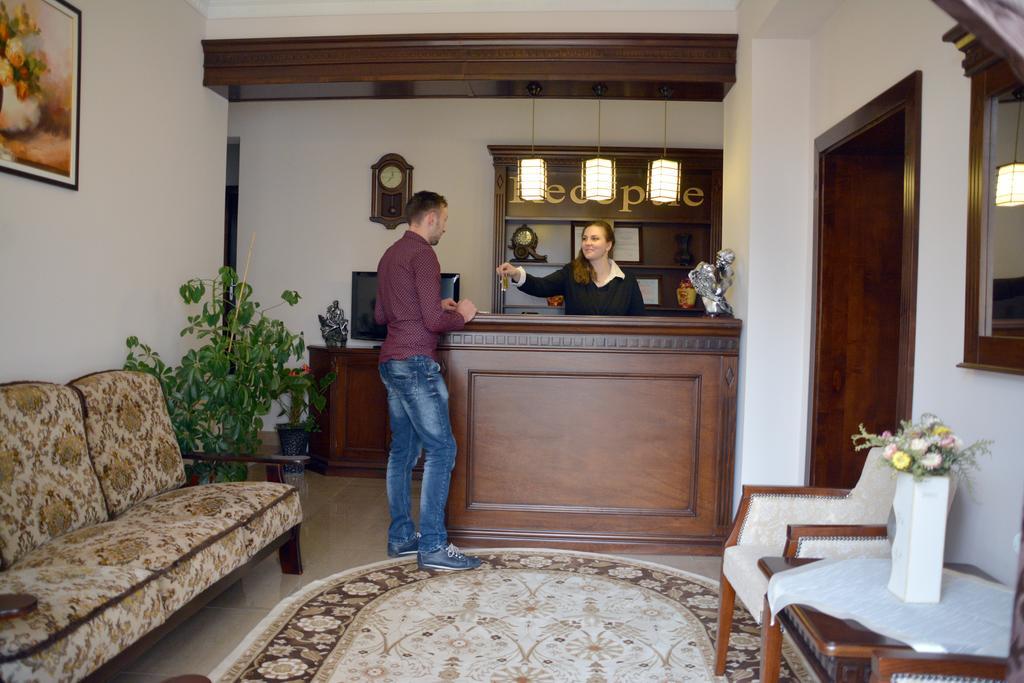 Hotel President Satu Mare Bagian luar foto